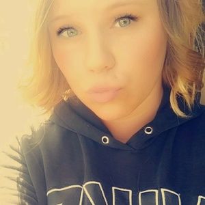 Meet your Posher, Leah